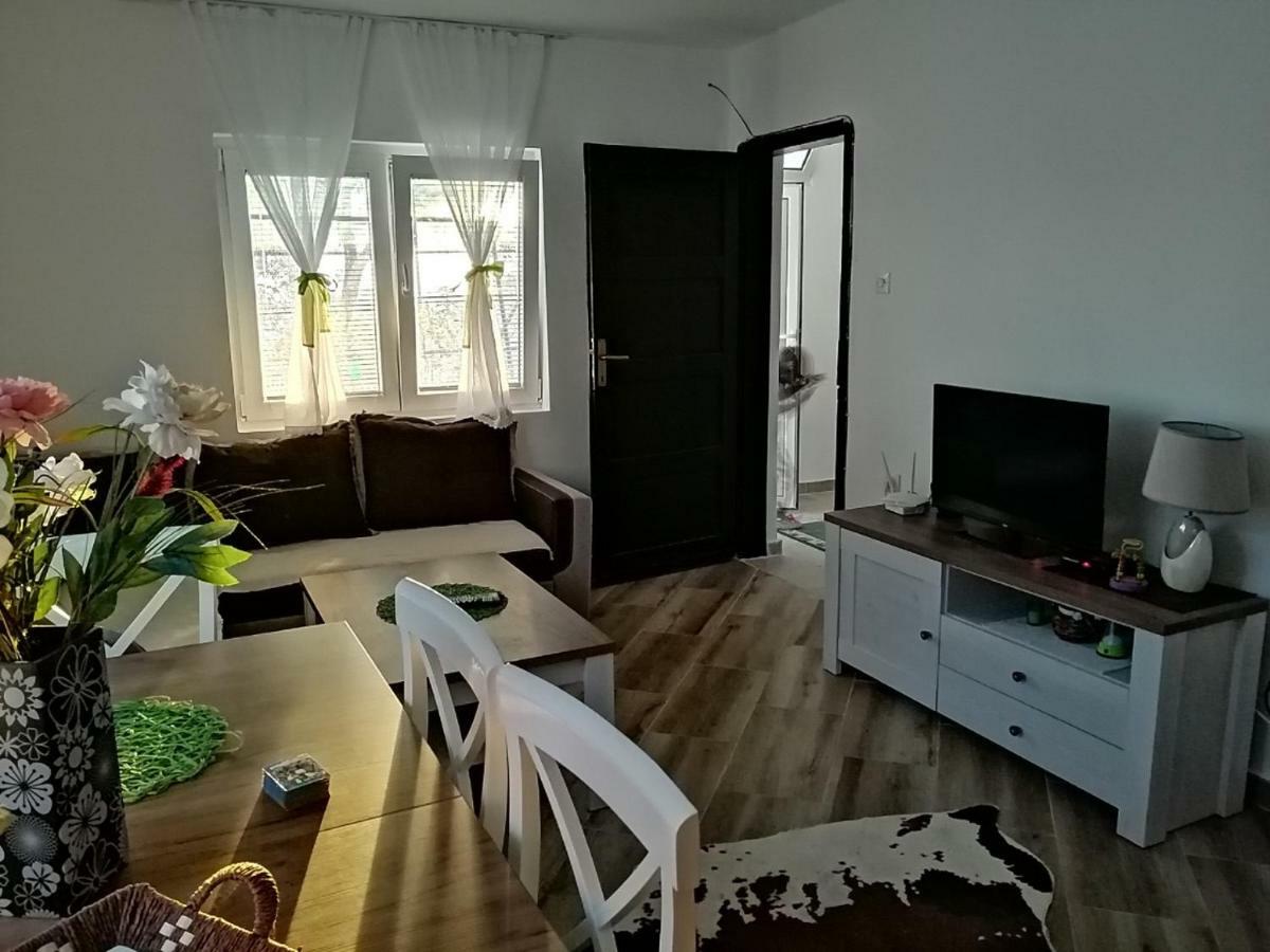 Apartman Nikocevic Dobra Voda Exterior foto